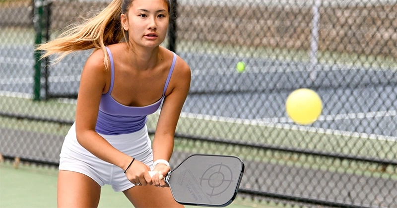 Tính năng tích hợp trên mặt vợt pickleball cho nữ