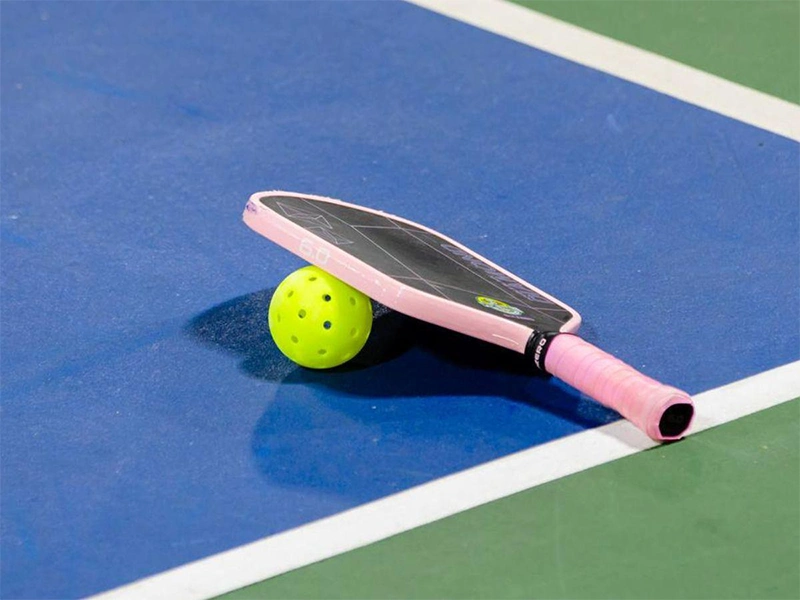 Nên mua vợt pickleball nếu sử dụng thường xuyên