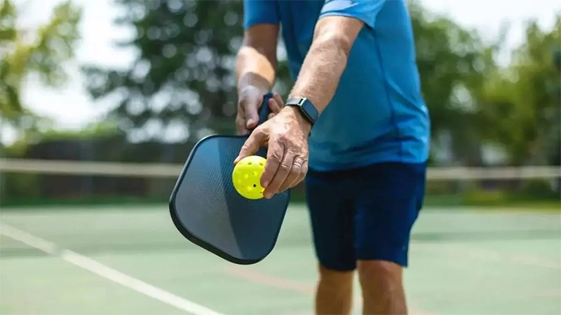 Thuê vợt pickleball mang đến sự tiện lợi cho người chơi